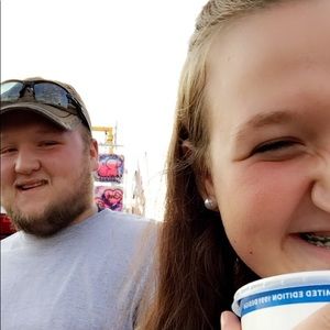 Meet your Posher, Casandra